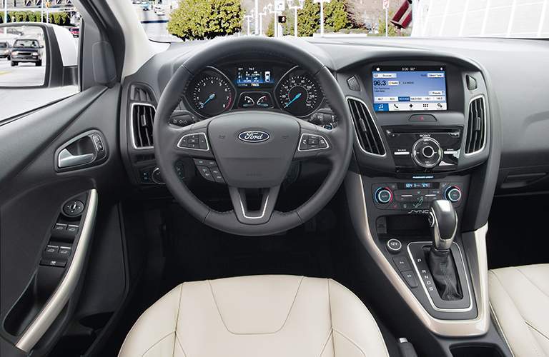 2018-Ford-Focus-B-3_o