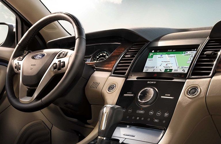 2019-Ford-Taurus_B_o