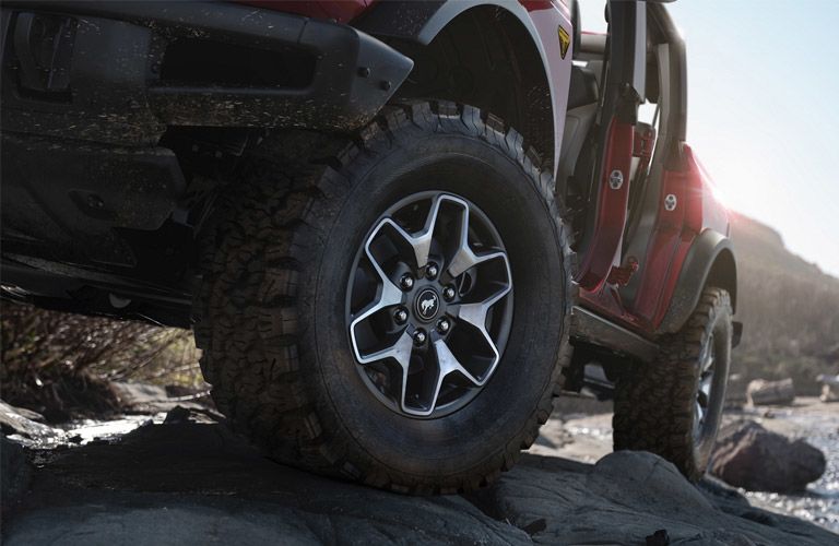 2021-Ford-Bronco-Badlands-B3_o