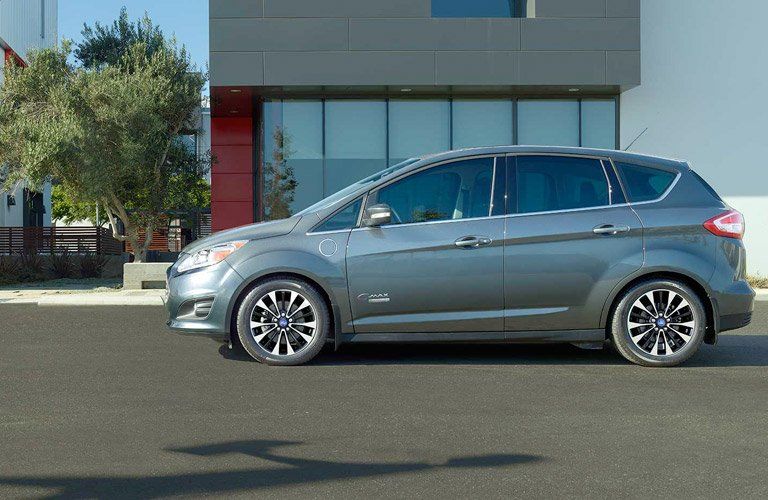 2017-Ford-C-Max-B7_o