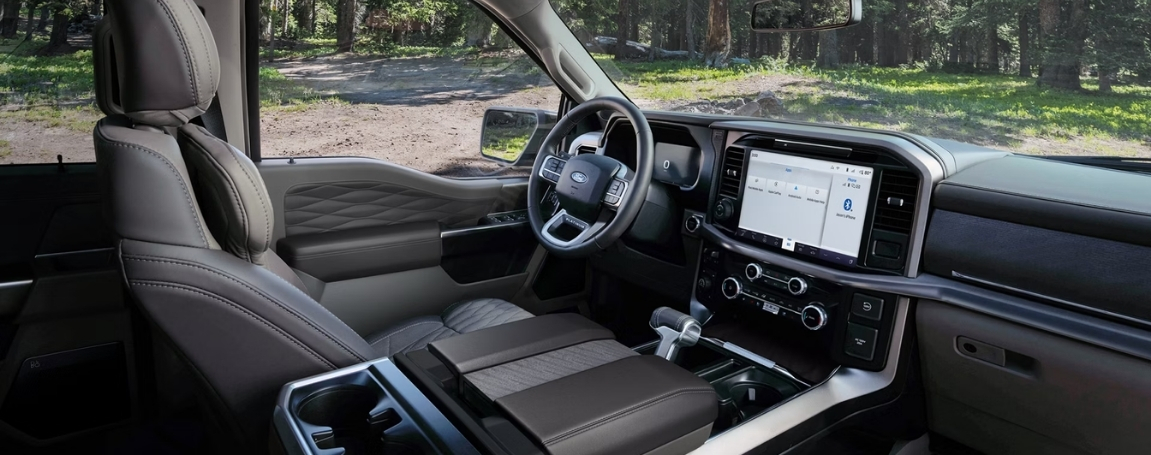 A Cabin That Works Like a Mobile Office