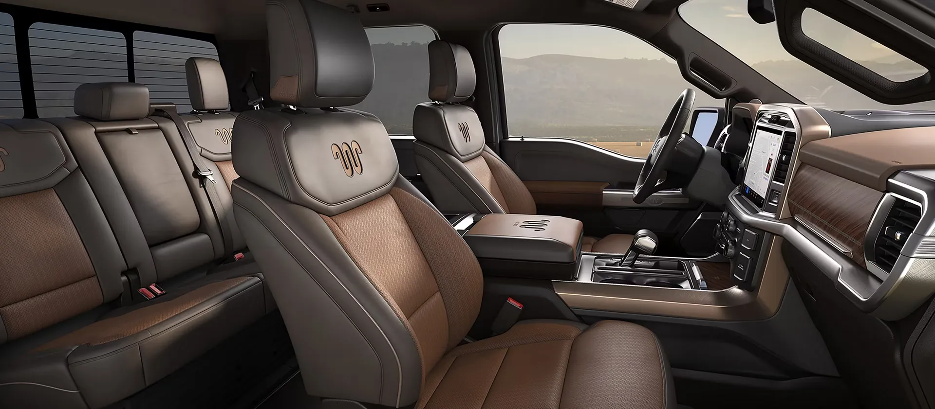Habitacle haut de gamme du Ford F-150 2026 avec écran central SYNC 4.